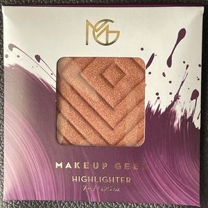 Makeup Geek Highlighter in Firework
